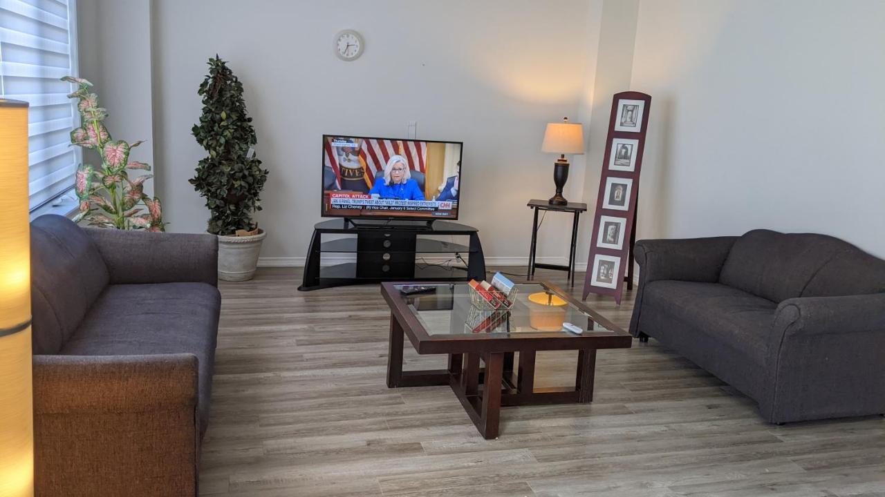 The Warm Welcome Suite Thorold Luaran gambar
